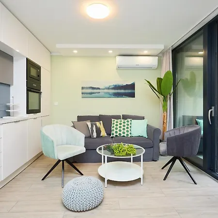 Hedera Estate, Hedera A12 *