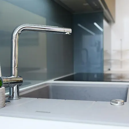 Hedera Estate, Hedera A12 *