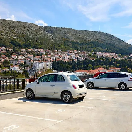 Hedera Estate, Hedera A12 دوبروفينك