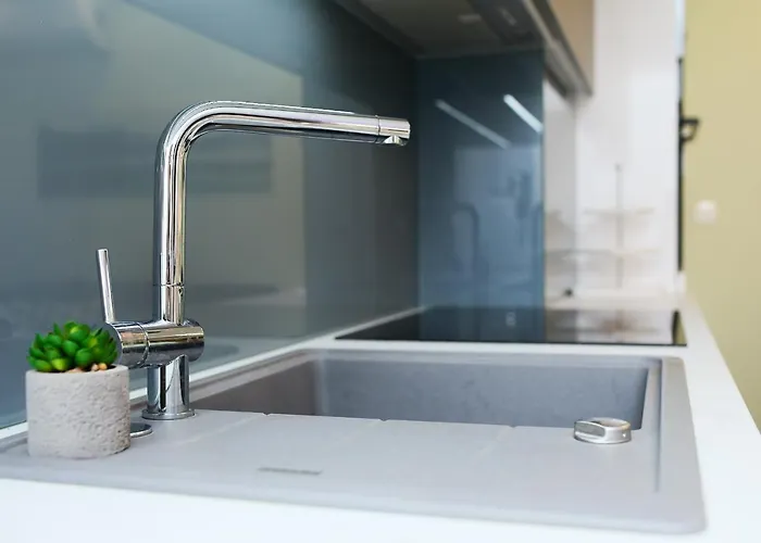 Hedera Estate, Hedera A12 *