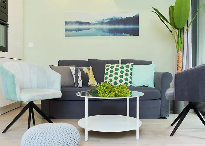 Hedera Estate, Hedera A12 *